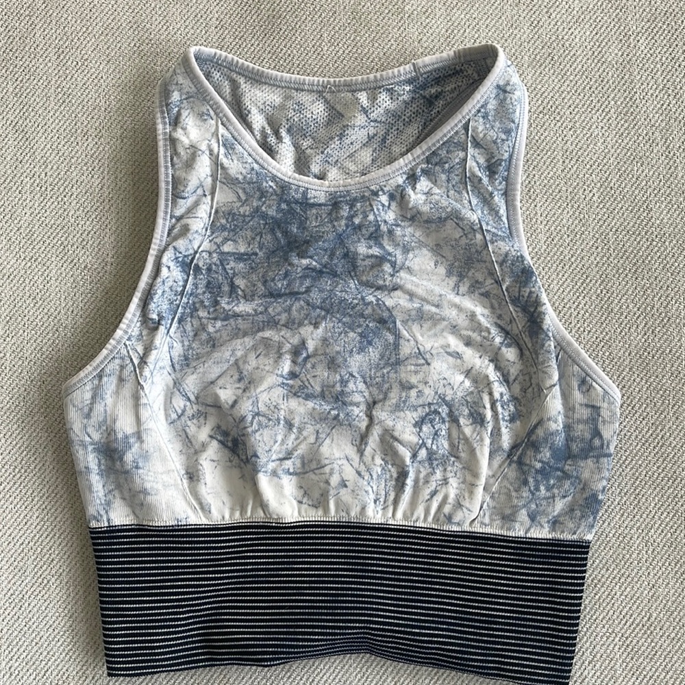 Lululemon sports bra